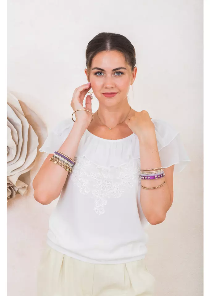 BLUZA CREM CU VOLAN SI BRODERIE CU PAIETE