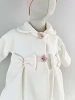 Palton alb cu floricele si fundite si turban roz picture - 3