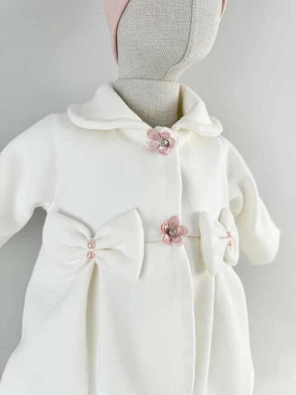 Palton alb cu floricele si fundite si turban roz picture - 3