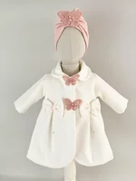 Palton alb cu fluturasi si turban roz picture - 5