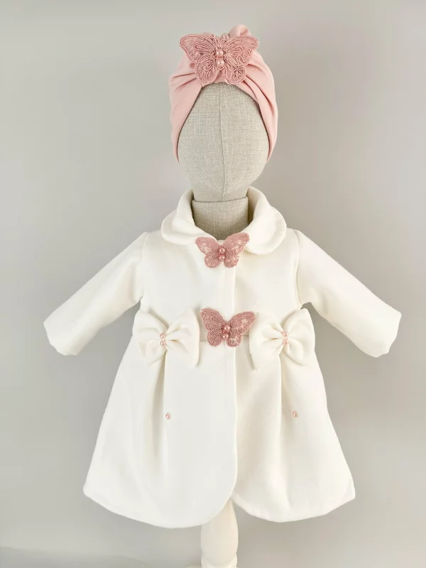 Palton alb cu fluturasi si turban roz picture - 5