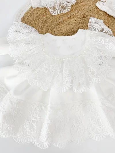 Rochita fetita Margareta