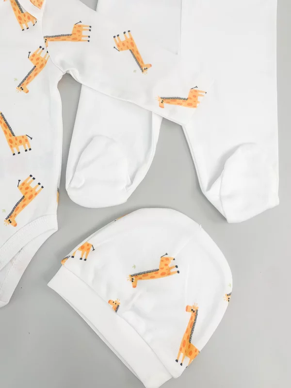 Salopeta baiat alba cu girafe - 3 piese picture - 3