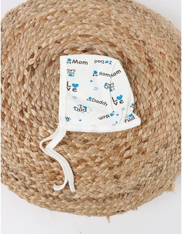 Caciulita stil tichie, Love Mom Dad, cu albastru