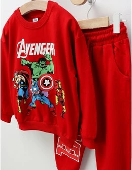Compleu, Amazing Avengers, rosu