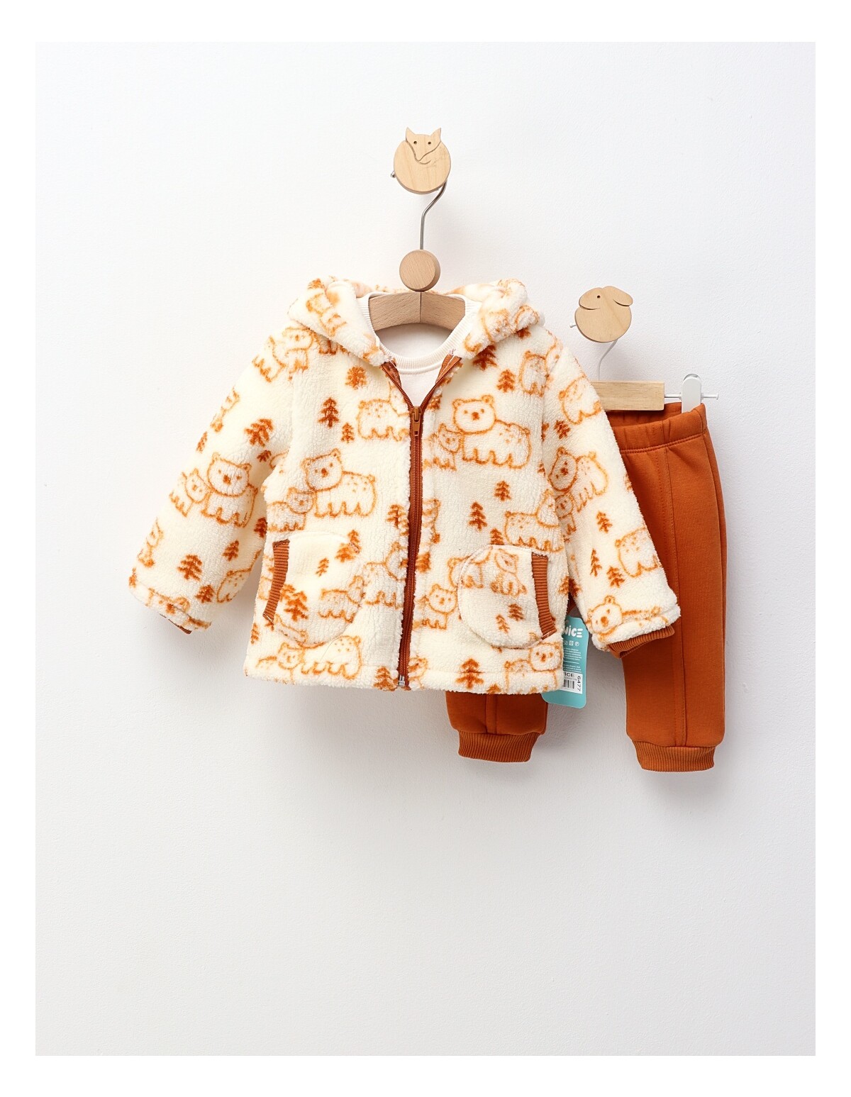 Compleu Winter Bear, model cu maro