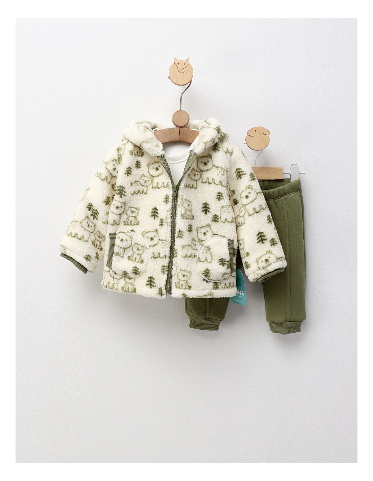 Compleu Winter Bear, model cu verde