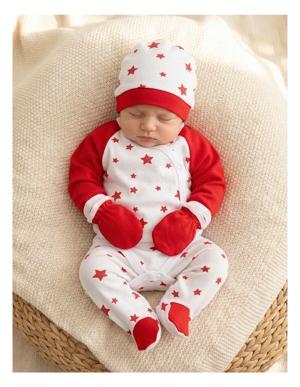 Costumas 4 piese, Stelute cu rosu