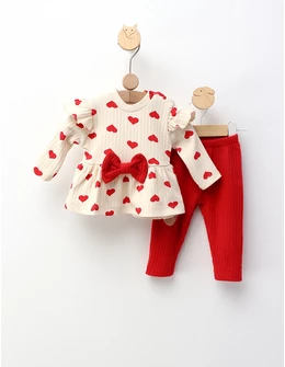 Costumas Cinthya Inimioare, crem-rosu