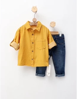 Costumas premium elegant, model cu galben