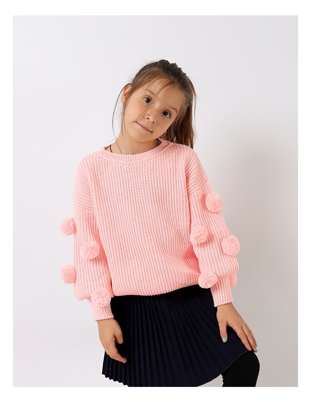 Pulover tricotat cu ciucurasi, model corai