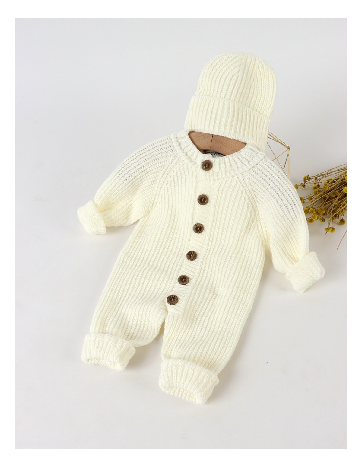 Salopeta tricotata babies cu caciula, ecru