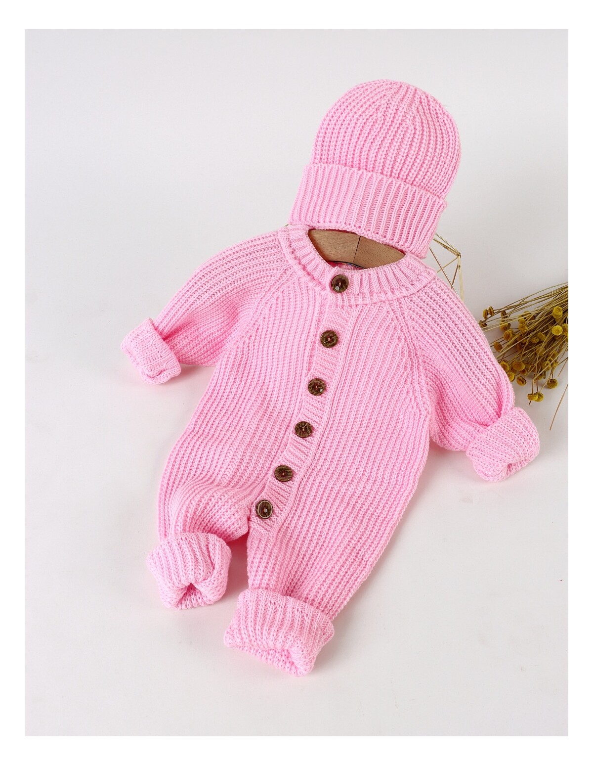 Salopeta tricotata babies cu caciula, roz