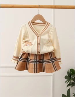 Set Pulover + Fusta, model crem