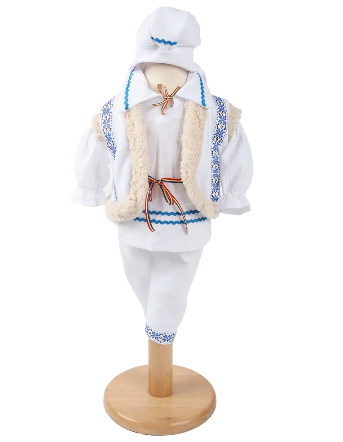 Set traditional cu motive baietei 3