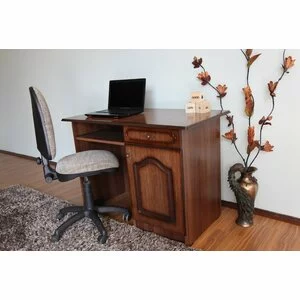 Birou elev, cu blat spațios, din PAL, 107x77x83 cm, culoare la alegere