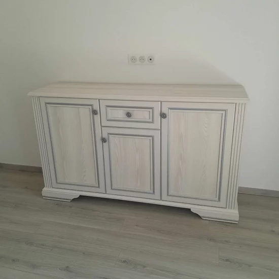 Comodă White 3D1S, 3 uși și 1 sertar, MDF frezat și PAL melaminat, 160x45x93 cm, frasin alb și pin argintiu picture - 9