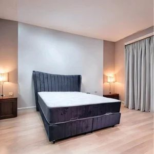 Set Pat + Saltea Savurani, structură rezistentă, ladă depozitare generoasă, tapițerie catifelată, 160x200 cm, Gri