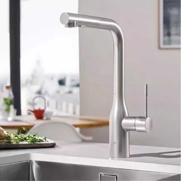 Baterie bucatarie cu dus extractabil Grohe Essence inalta crom periat Supersteel picture - 1