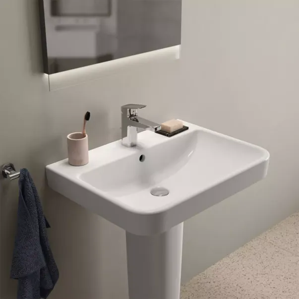 Lavoar suspendat Ideal Standard i.life B alb lucios SmartGuard 65 cm cu orificiu baterie si preaplin picture - 2