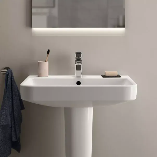 Lavoar suspendat Ideal Standard i.life B alb lucios SmartGuard 65 cm cu orificiu baterie si preaplin picture - 3