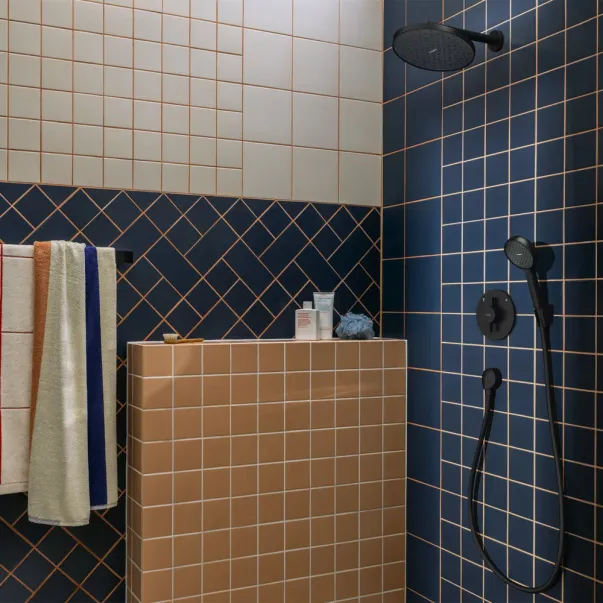 Palarie de dus rotunda Hansgrohe Activera S EcoSmart 24 cm negru mat 1 functie picture - 3