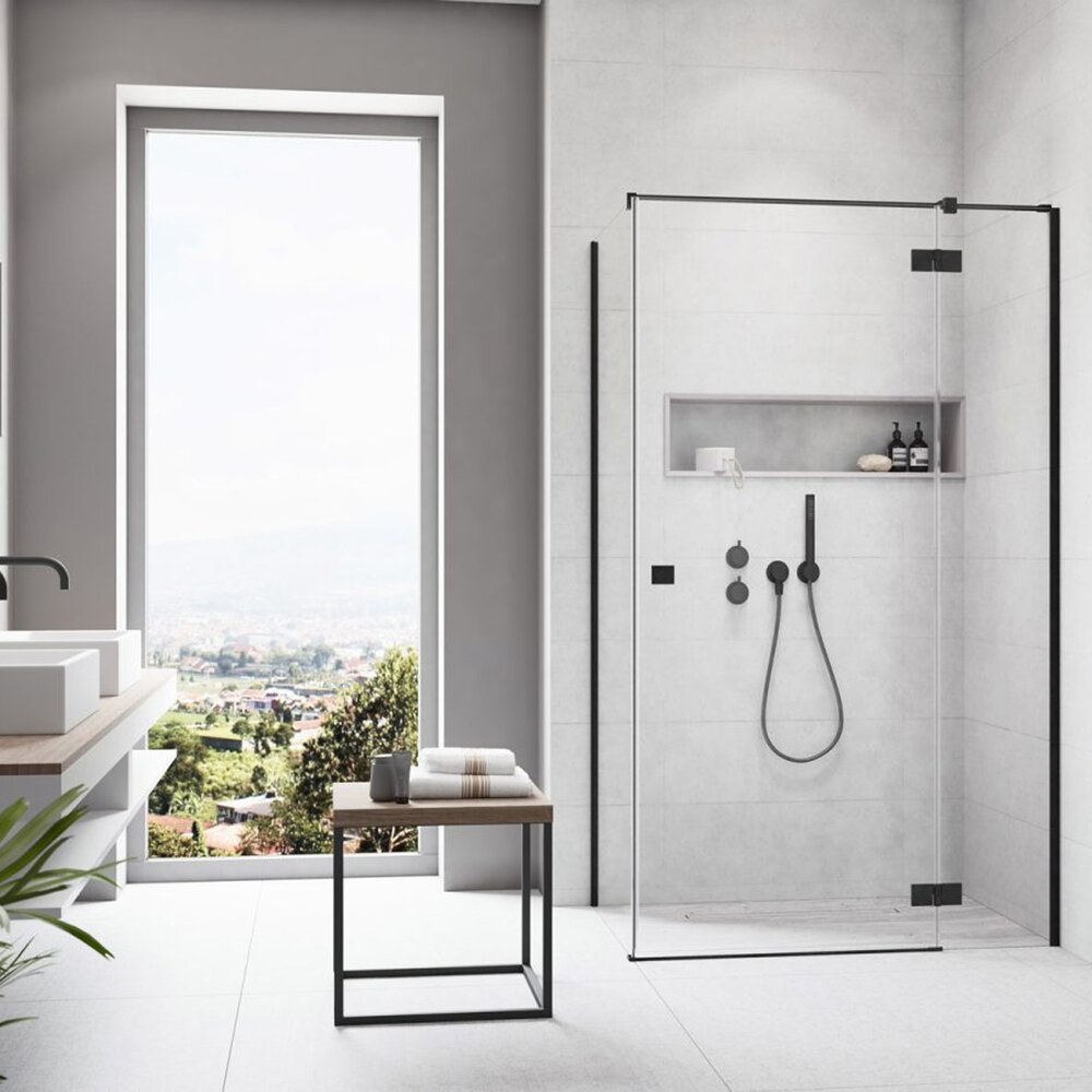 Usa de nisa batanta Radaway Essenza KDJ 110 cm sticla 6 mm finisaj negru mat-transparent deschidere dreapta