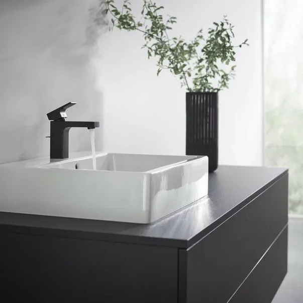 Комплект за мивка, вана и душ Hansgrohe Vernis Shape в матово черно picture - 2