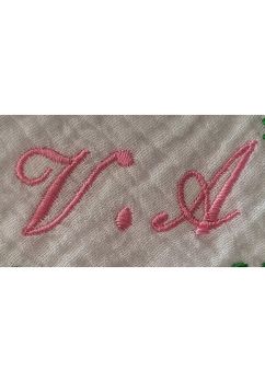 Brodare doua initiale, produs textil