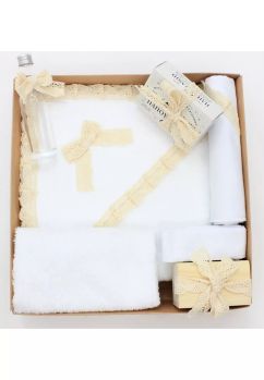 Trusou botez bumbac, Mimi cu dantela crem, 7 piese, alb