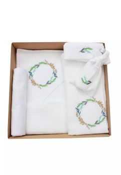 Trusou botez din muselina, 7 piese, brodat, frunzulite colorate, alb