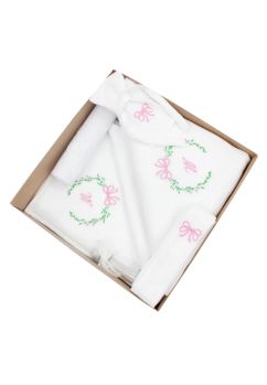 Trusou botez din muselina, 7 piese, personalizat cu monograma roz, alb