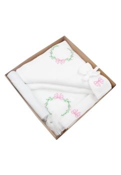 Trusou botez din muselina, alb, 7 piese, brodat, fundita roz