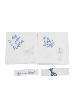 Trusou botez din muselina, alb, 7 piese, brodat, ingeras albastru