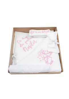 Trusou botez din muselina, alb, 7 piese, brodat, ingeras roz