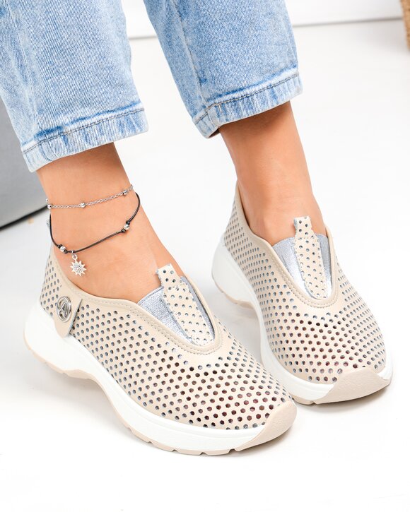 Pantofi casual dama piele naturala bej perforati cu talpa flexibila si inchidere slip-on T6041