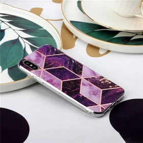 Husa marmura cu aplicatii geometrice pentru iPhone 7/ iPhone 8 Pink