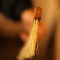 Perie apicolă rând dublu cu coadă din lemn și peri naturali din păr de cal – Stuparul.ro picture - 2