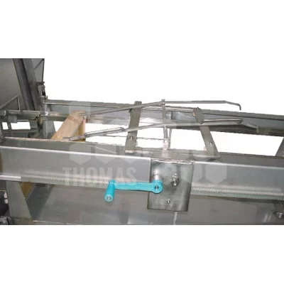 Transportor intrare motorizat pentru extractor 60 rame cu umeras sau 90 rame drepte, 380V – Extramel, Thomas