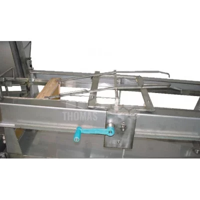 Transportor intrare motorizat pentru extractor 90 rame cu umeras sau 120 rame drepte, 380V – Extramel, Thomas