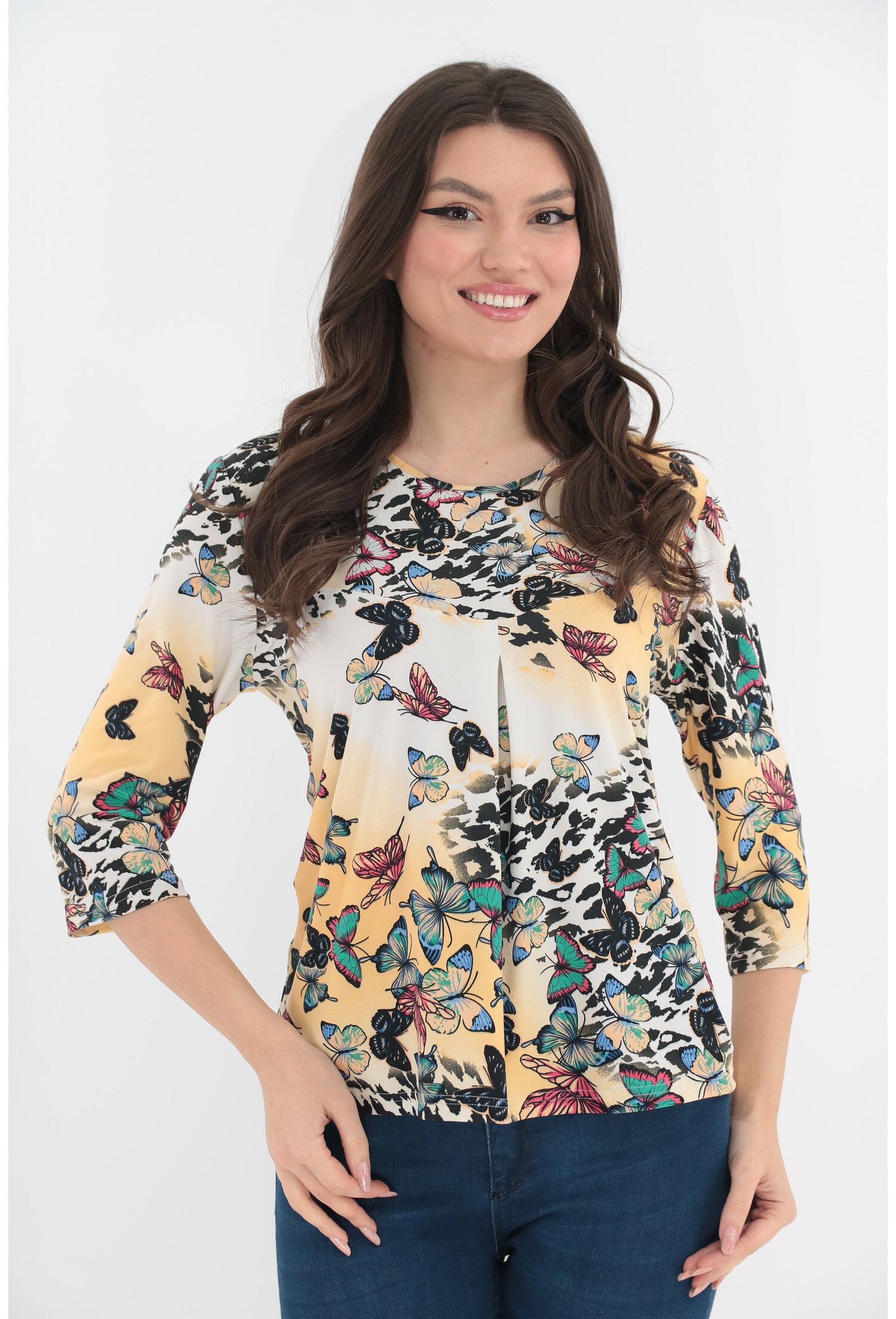 Bluza bej cu fluturi imprimati