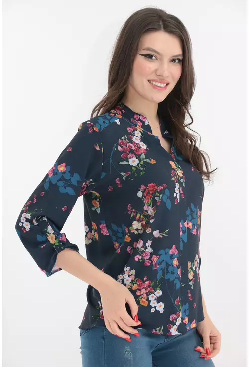 Bluza bleumarin cu print floral roz