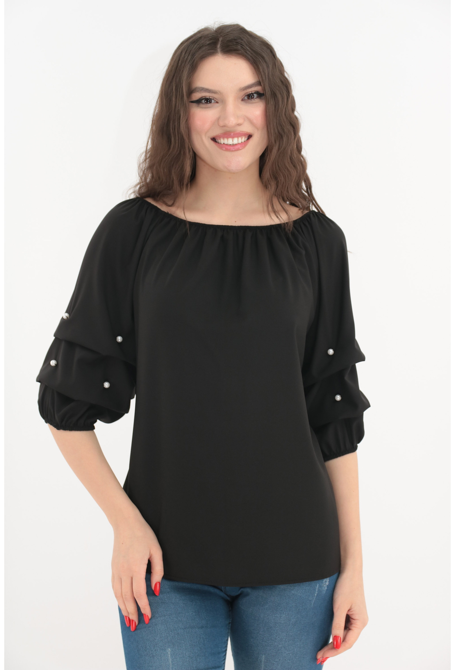 Bluza neagra cu maneci bufante si perlute