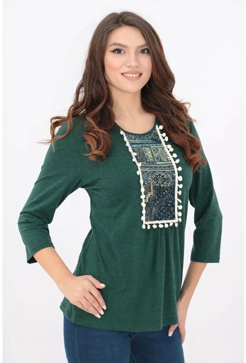 Bluza verde cu motive traditionale si ciucuri