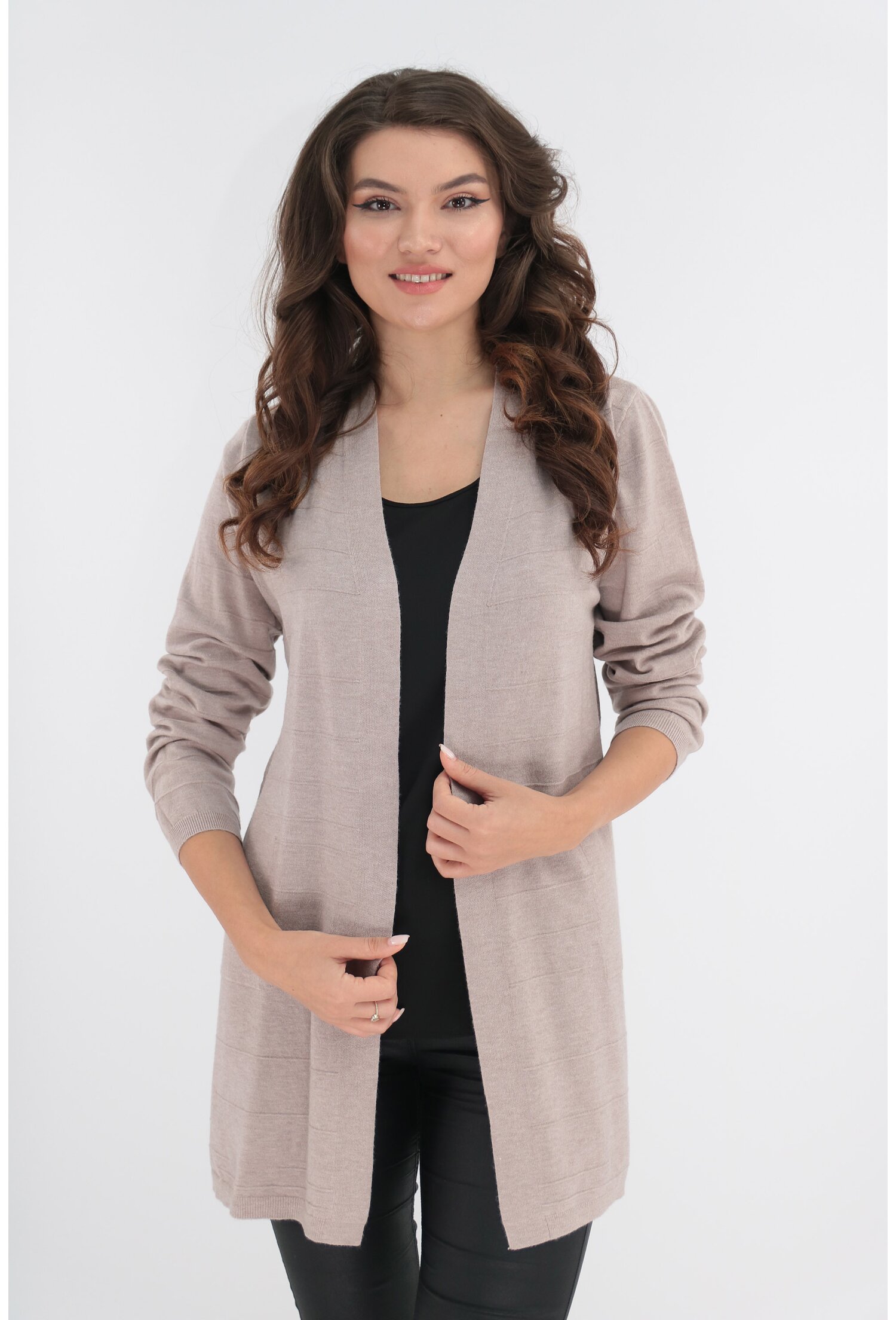 Cardigan bej cu buzunare ascunse si model discret 3D