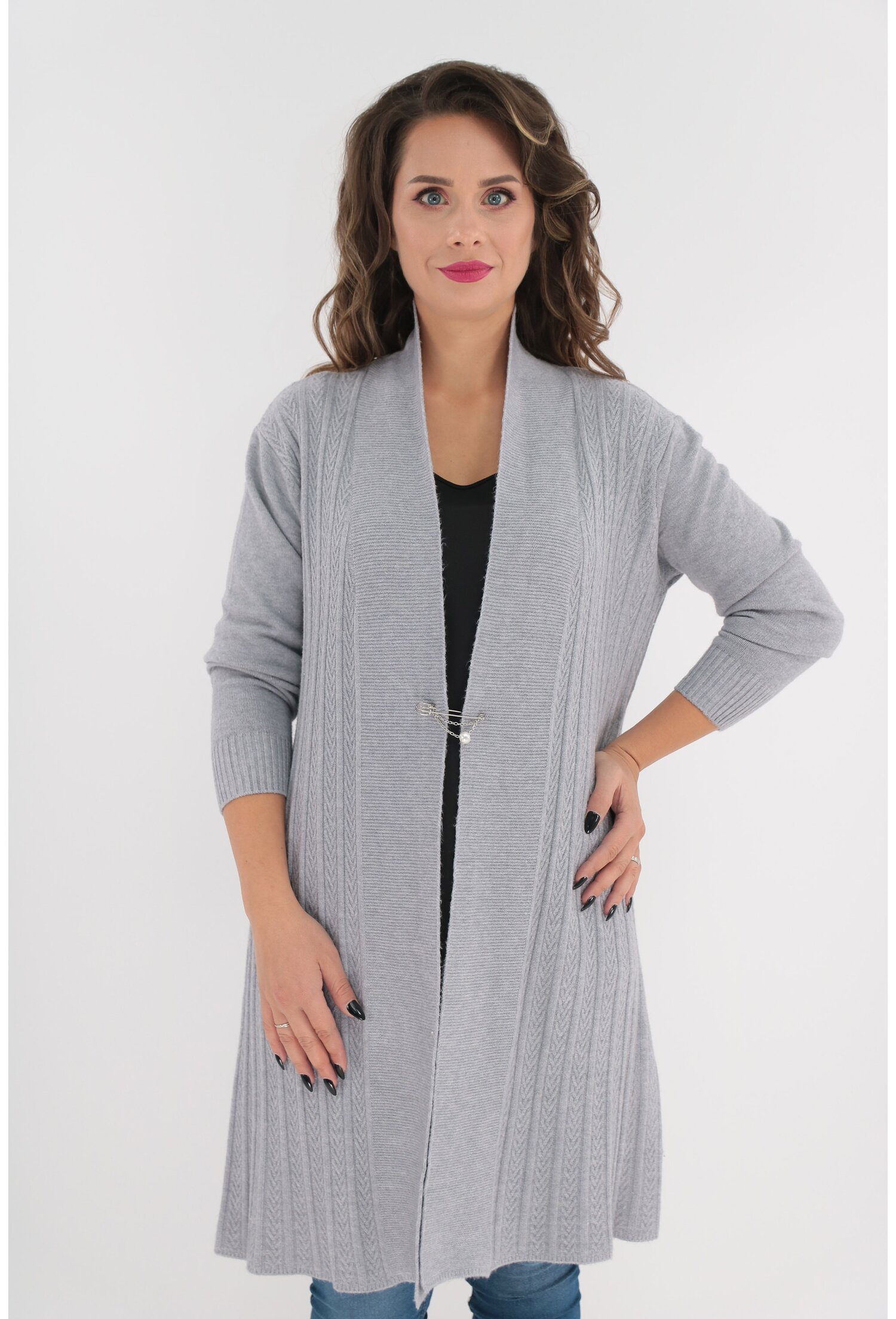 Cardigan gri-deschis tricotat model spic