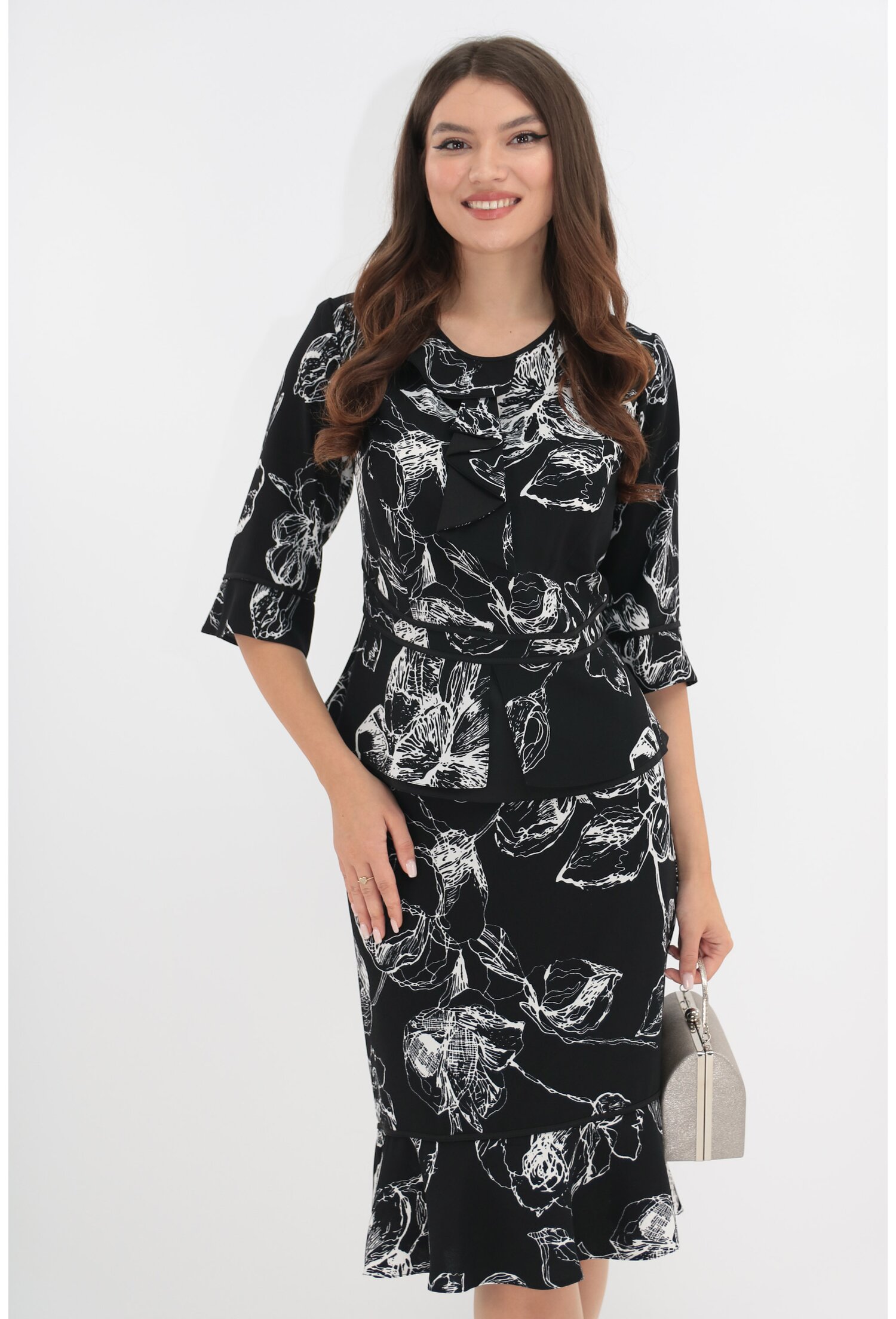 Compleu negru cu print floral format din bluza si fusta
