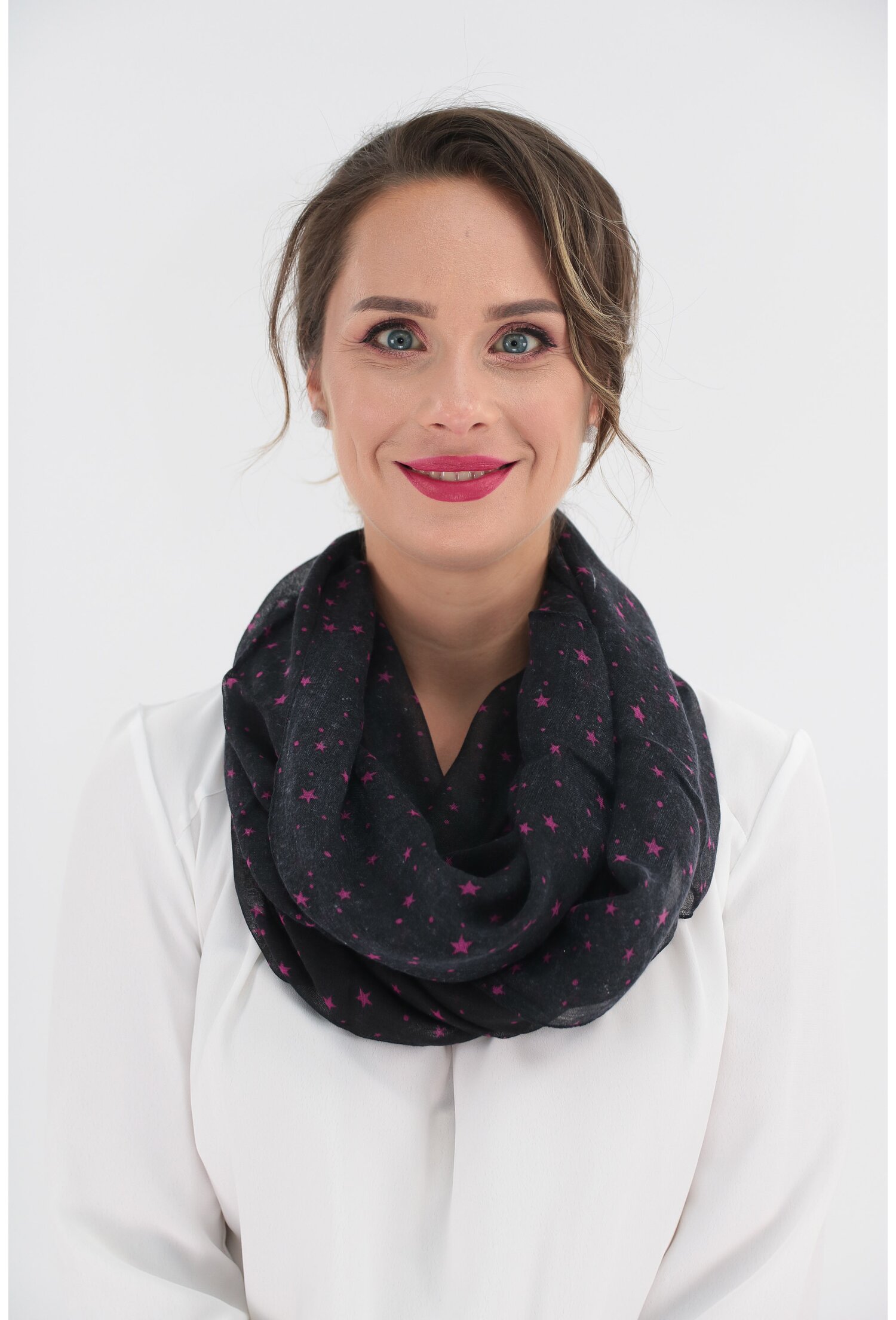 Esarfa circulara neagra cu stelute fucsia