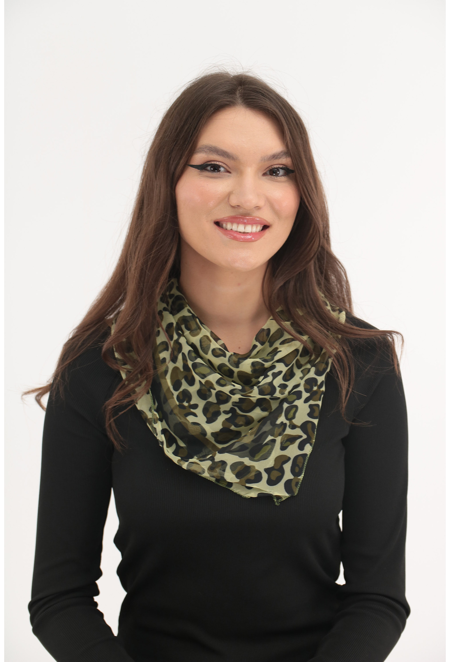 Esarfa patrata din matase cu animal print olive