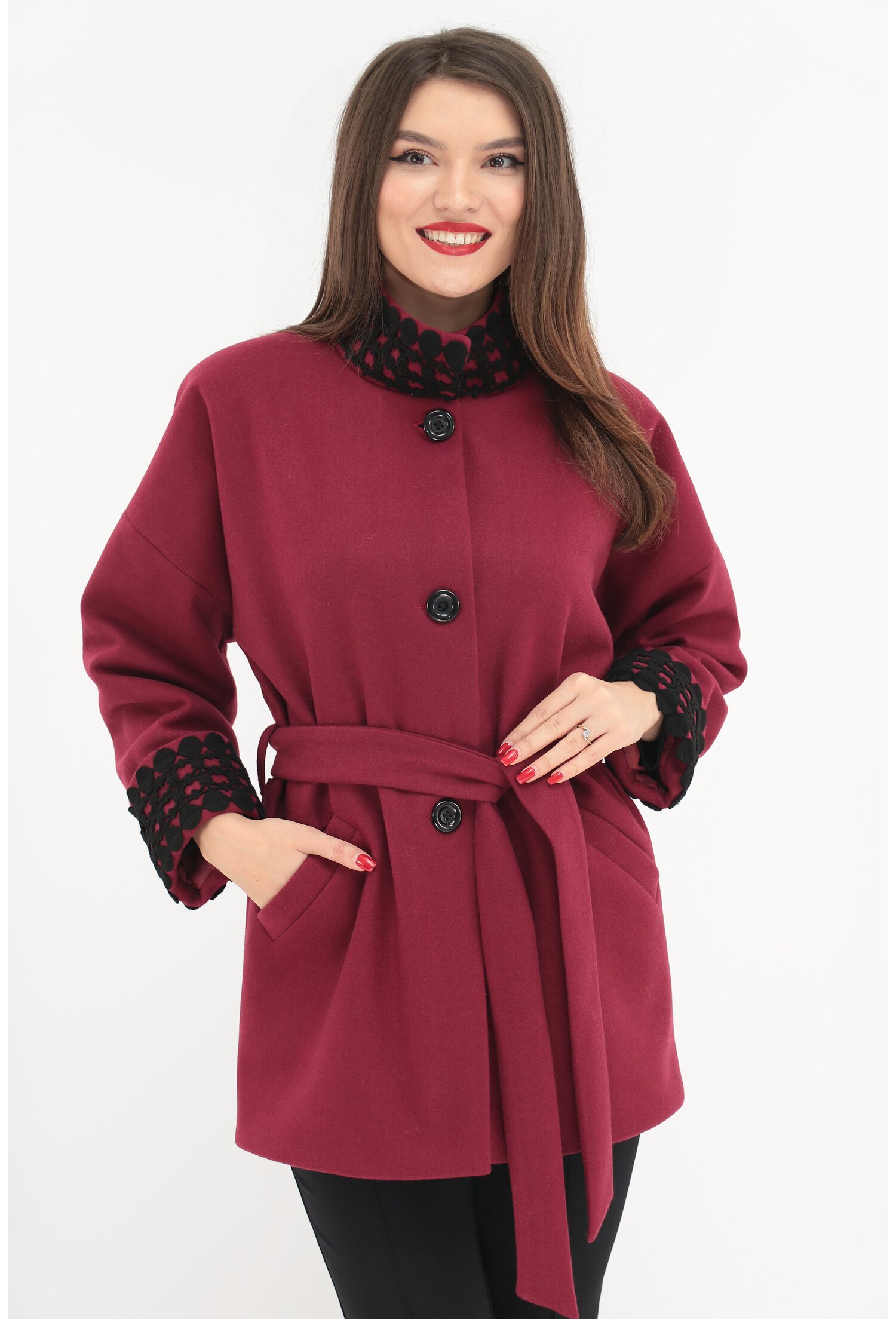 Jacheta oversized visinie cu aplicatii din dantela